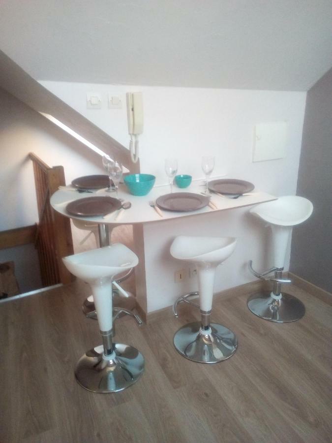 Lumineux T2 Vieille ville 3pers parking gratuit - by La Source d'OrFée Boulogne-sur-Mer Extérieur photo