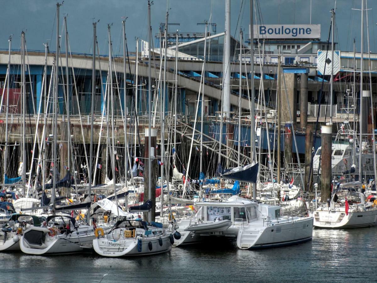 Lumineux T2 Vieille ville 3pers parking gratuit - by La Source d'OrFée Boulogne-sur-Mer Extérieur photo
